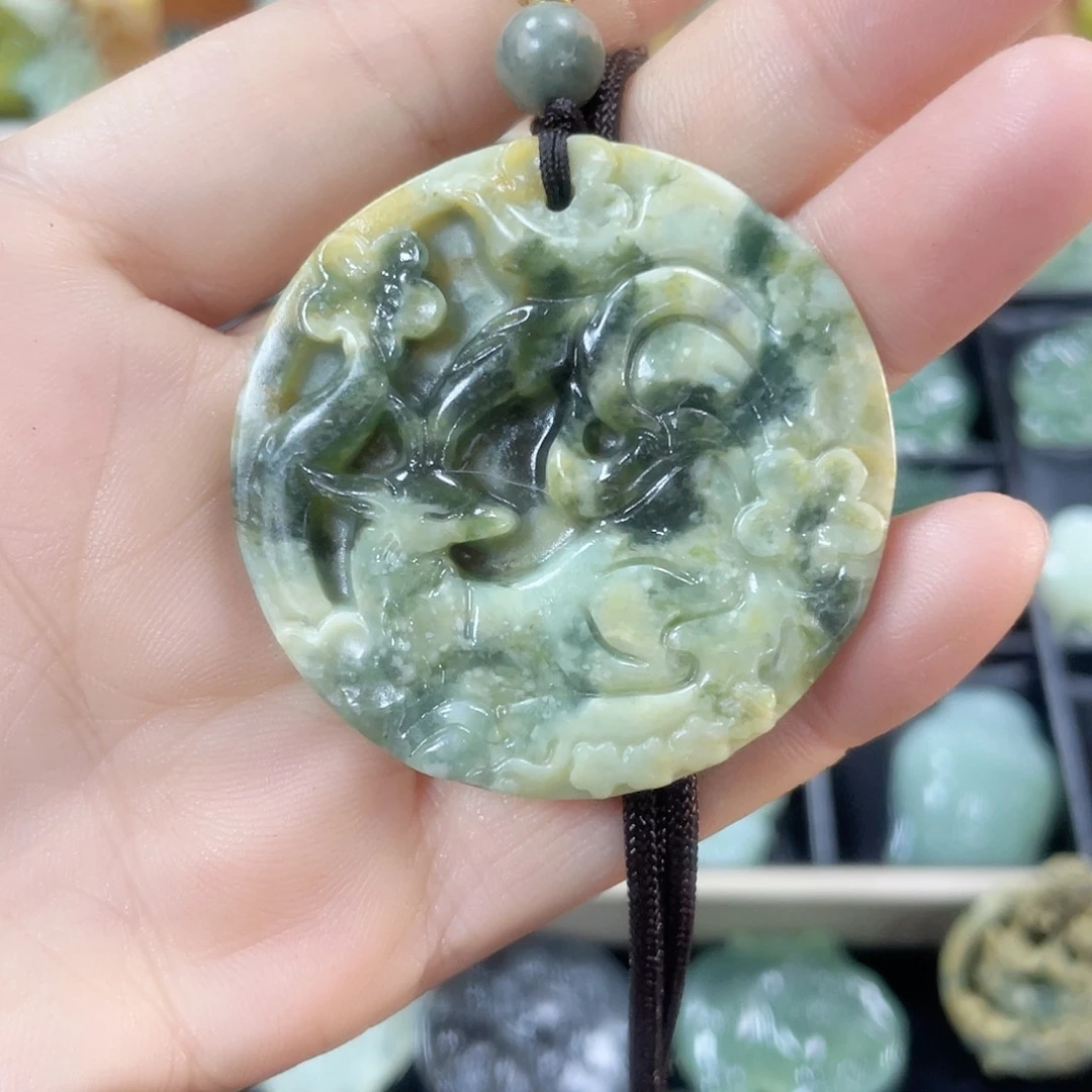 蛇纹石玉颈饰未镶嵌