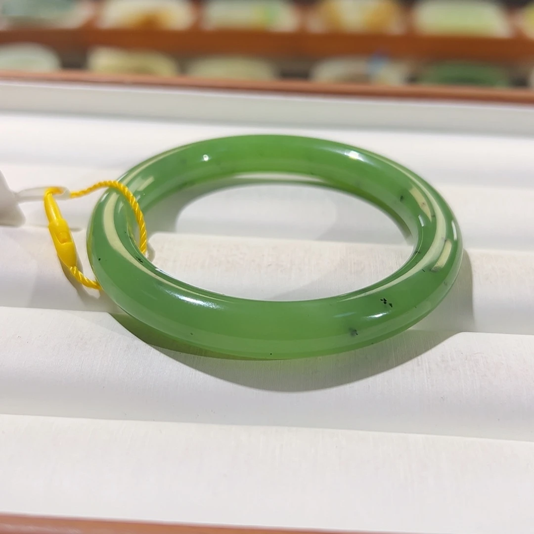 和田玉手镯未镶嵌苹果绿圆条