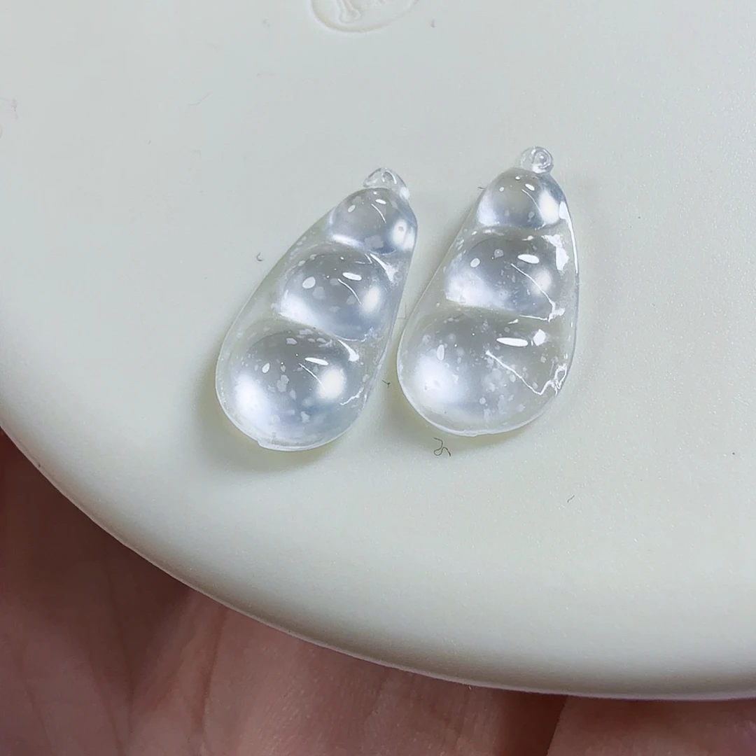 翡翠未镶嵌颈饰玻璃冰木纳豆子一对