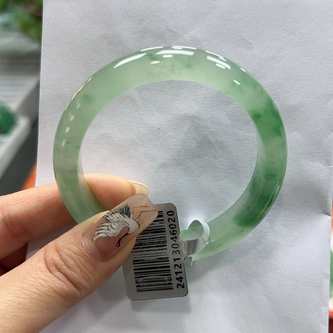 石英质玉手镯未镶嵌蕾*姐