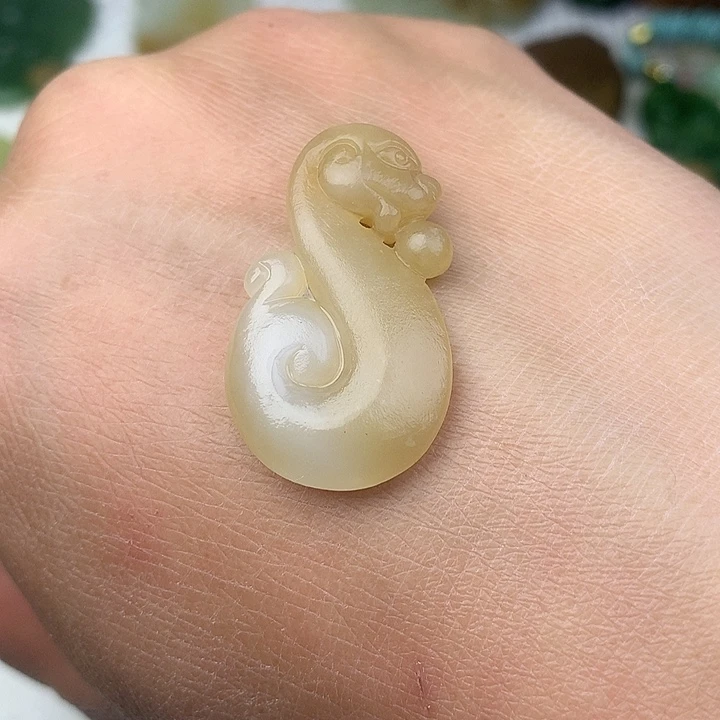 和田玉（糖玉）未镶嵌颈饰