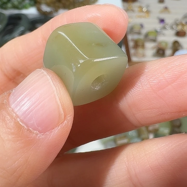 和田玉（糖玉）未镶嵌颈饰13.413.4