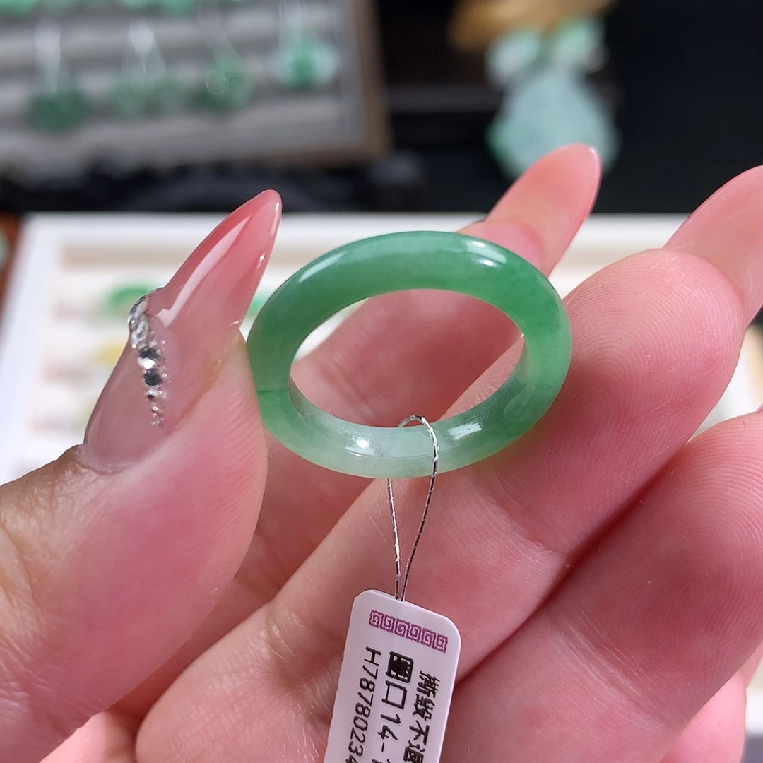 翡翠未镶嵌戒圈戒圈