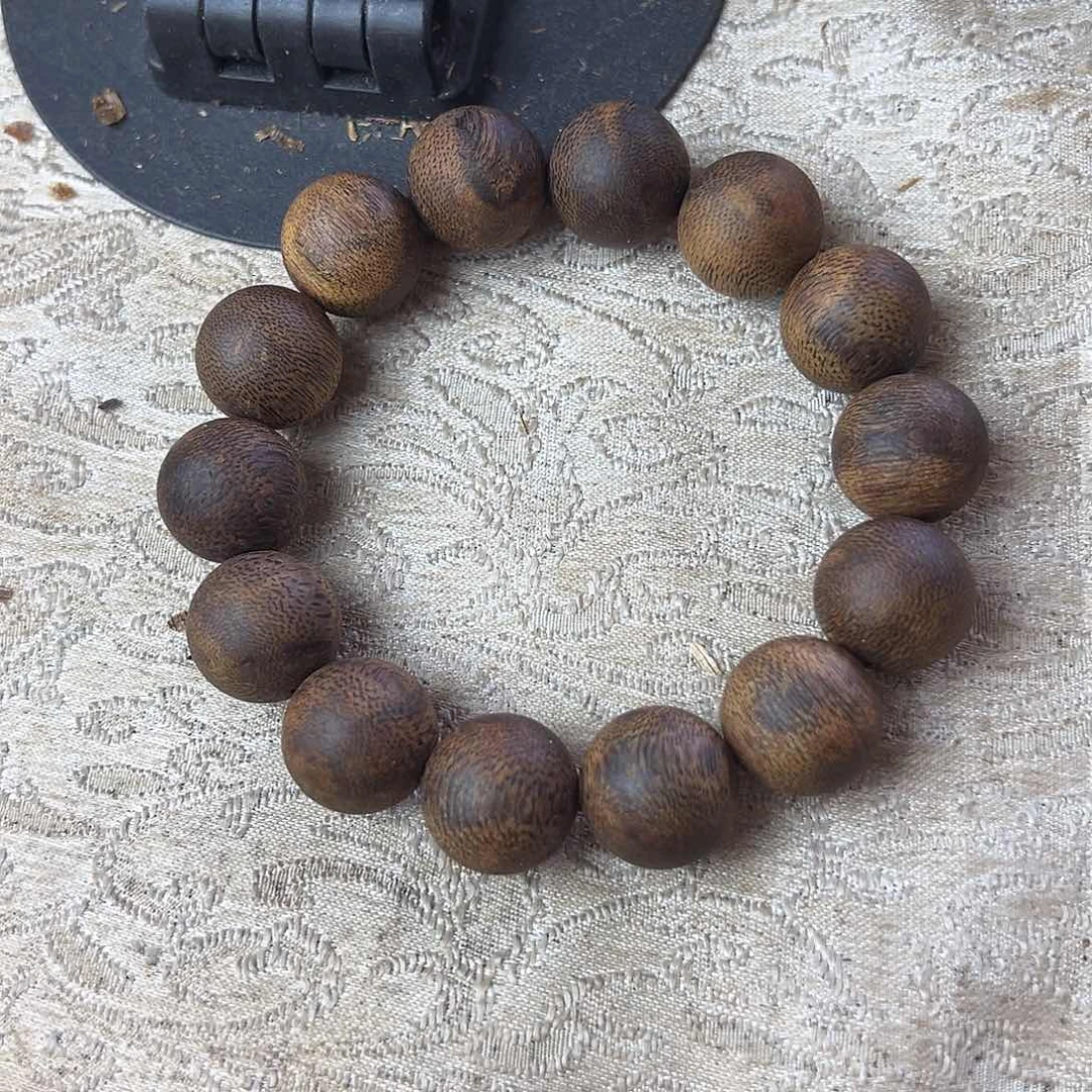 沉香手串1.6沉水浮29克多样性发一沉香手串