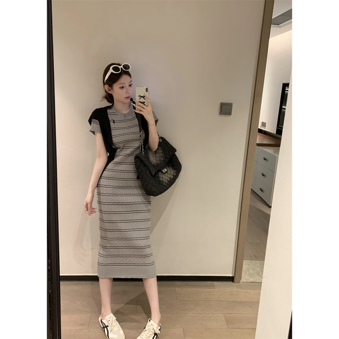 纯欲性感针织连衣裙女修身显瘦条纹中长款包臀披肩套装女