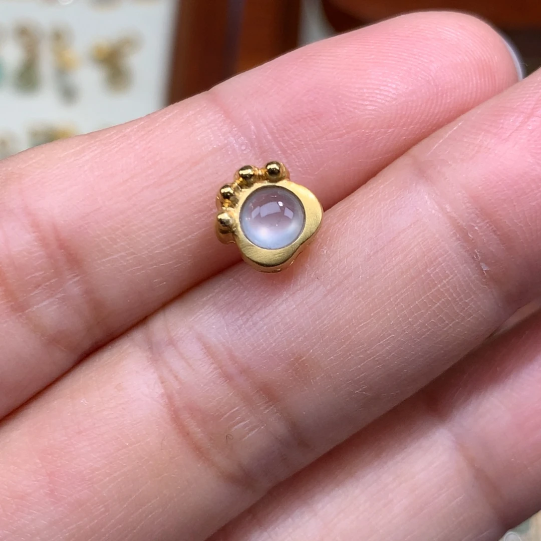 翡翠18K金镶嵌毛衣链猫爪