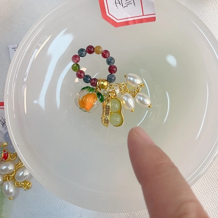 瓷片The first thing