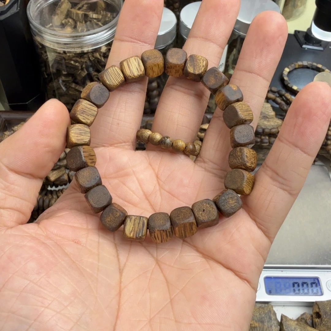 仄****沉香沉香香囊奇楠沉香卡8方糖单圈