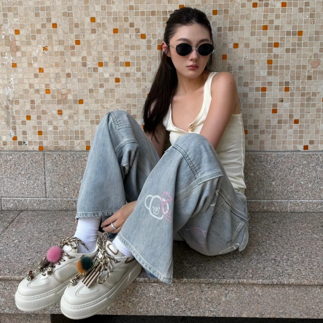 《慕子思思》小怪兽挂件厚底时尚小白鞋