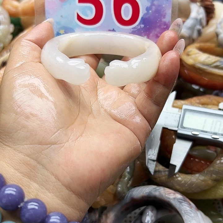 未镶嵌手镯石英岩玉