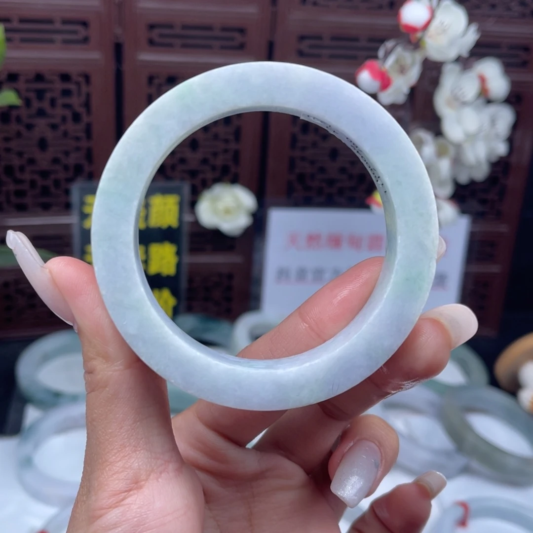 定制翡翠未镶嵌手镯