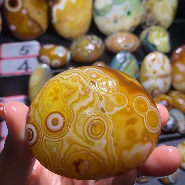 玛瑙/玉髓未镶嵌珠宝奇石80