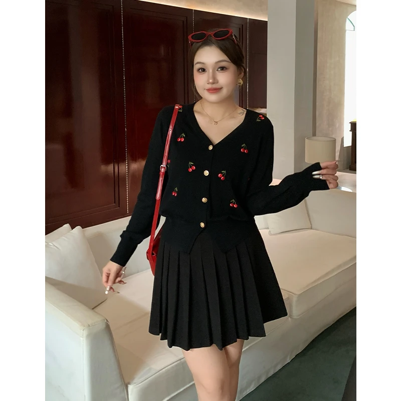 （现现款）花菜微胖定制~【温柔陷阱】针织樱桃长袖上衣+呢料百褶裙