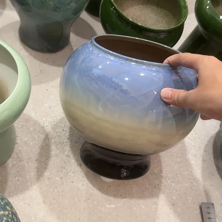 白泥花盆微瑕有孔