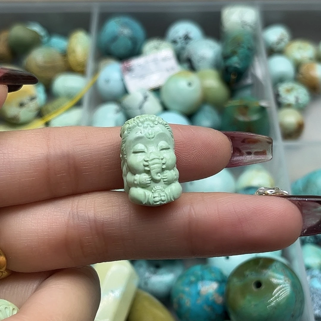 大***珂绿松石未镶嵌珠宝奇石