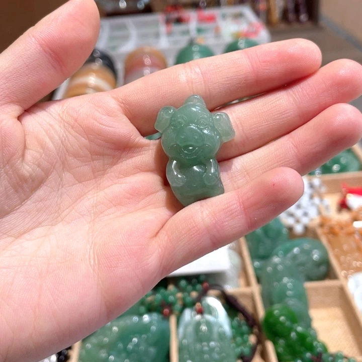 石英质玉未镶嵌颈饰
