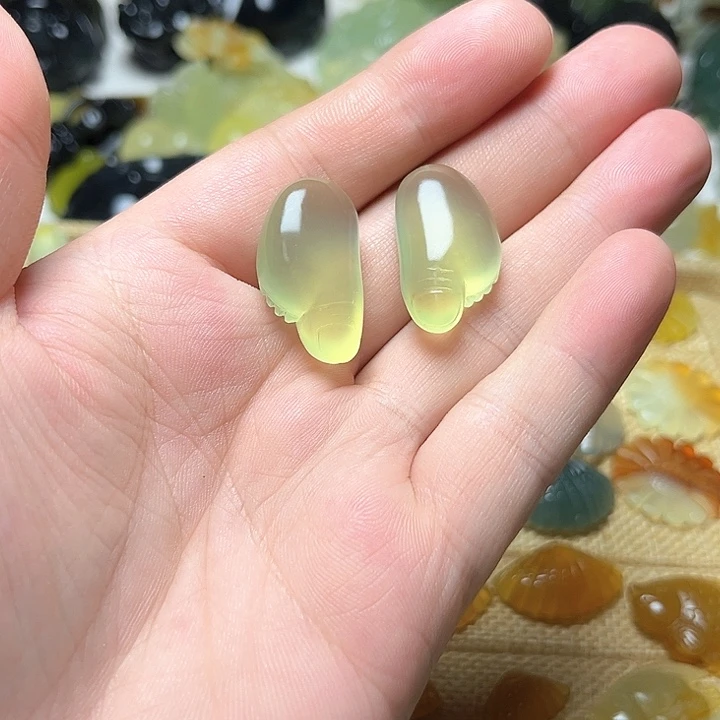 未镶嵌蛇纹石玉颈饰