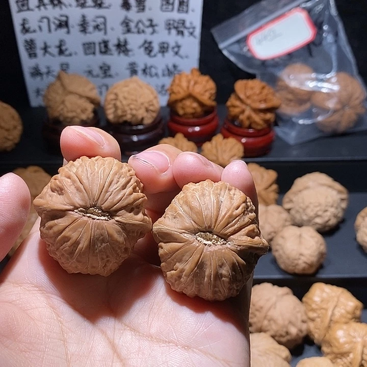 文玩核桃吊坠邱*铁锤