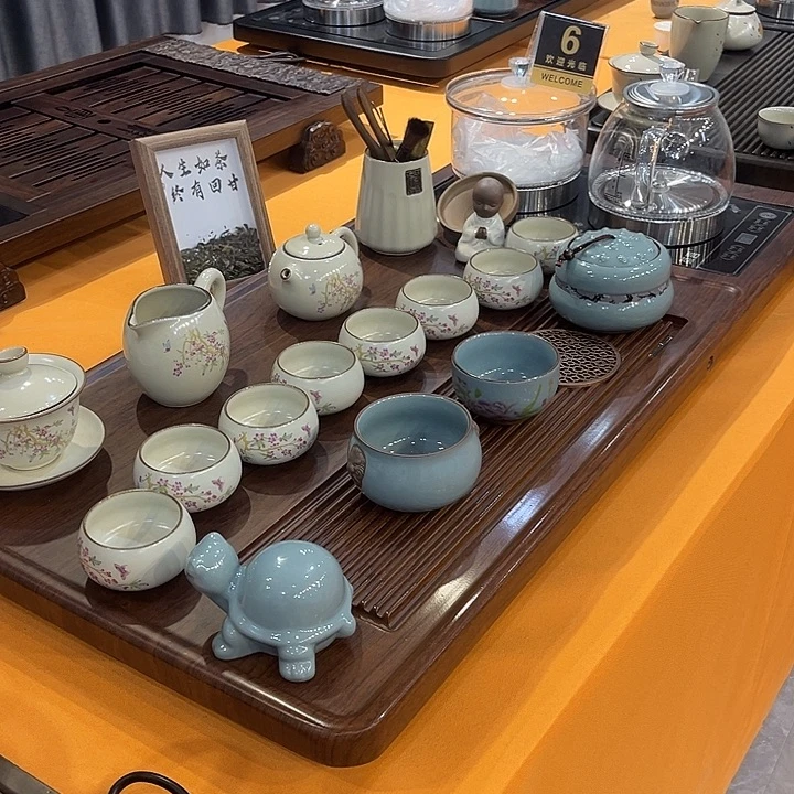 茶盘的形状也非常独特哦