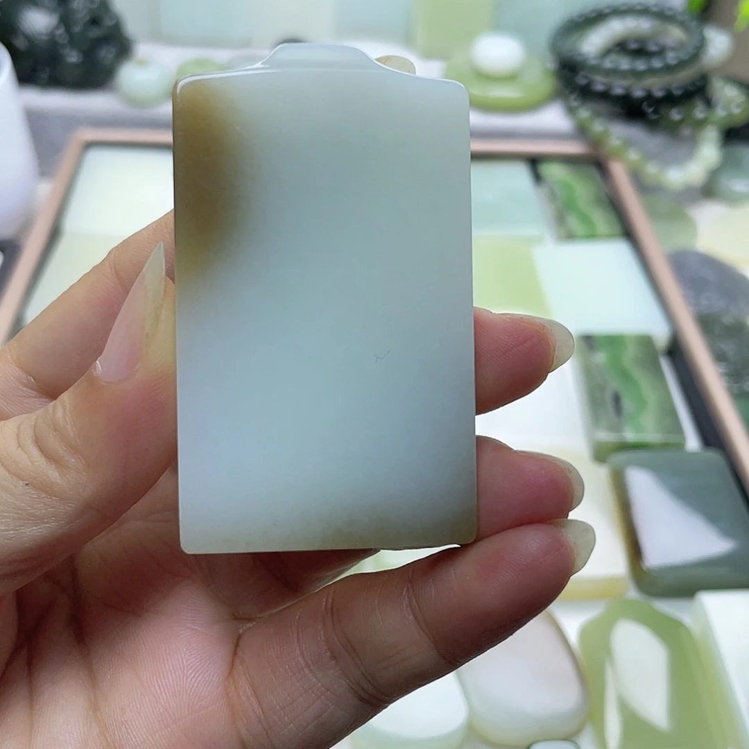 和田玉（糖玉）未镶嵌颈饰蜗*?