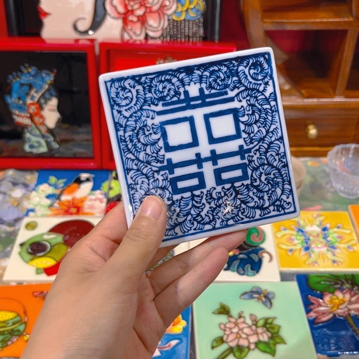 采***薇加大款瓷板画艺术作品