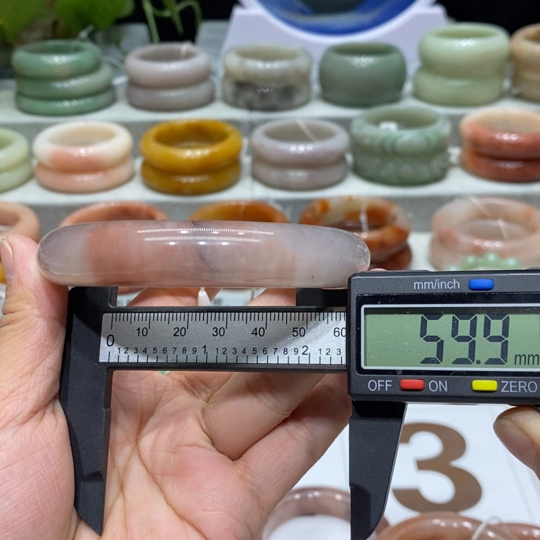 石英岩玉未镶嵌手镯