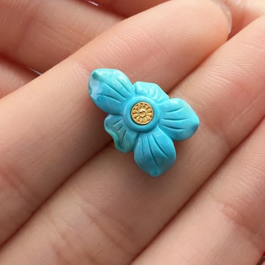 绿松石未镶嵌颈饰