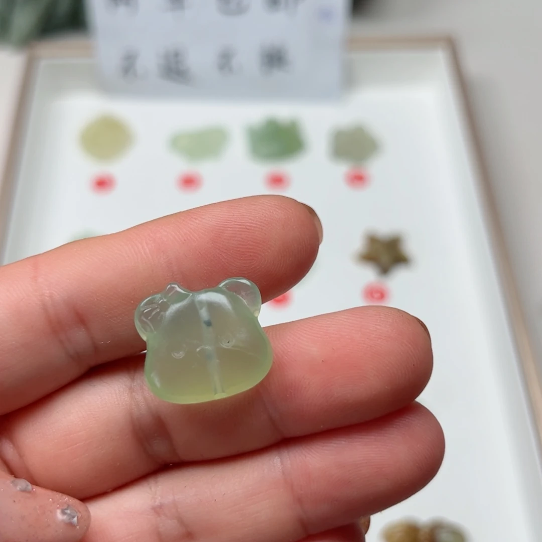 *****蛇纹石玉未镶嵌颈饰