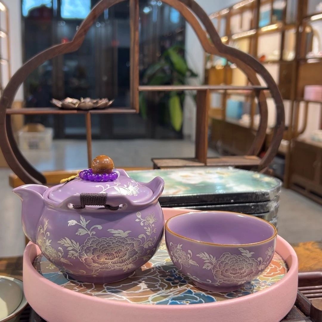 一壶搭配六个大杯子，搭配小滴溜