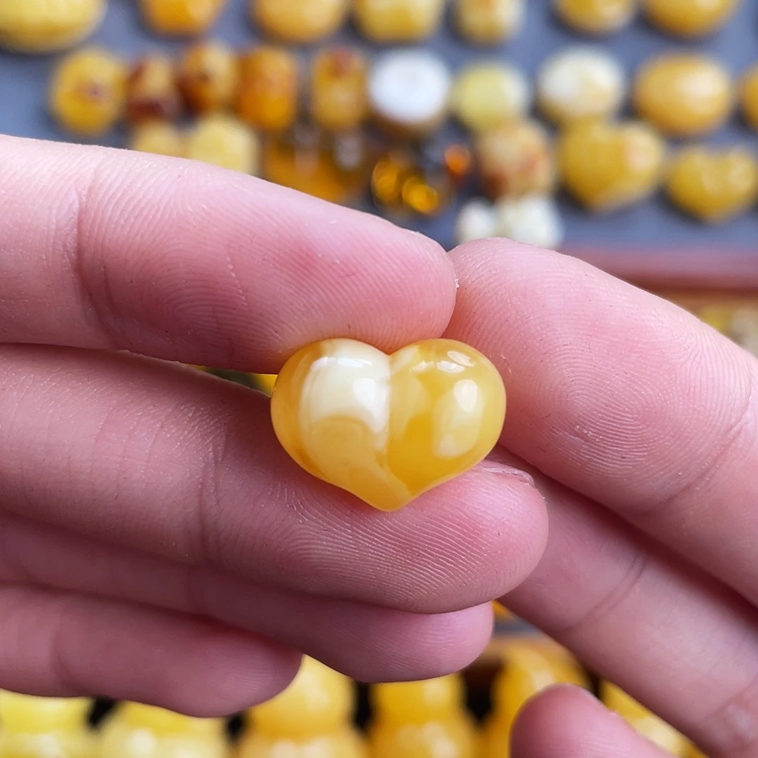 琥珀未镶嵌珠宝奇石