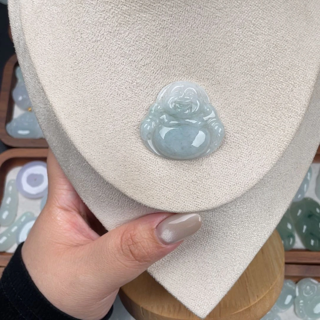 翡翠未镶嵌颈饰佛公