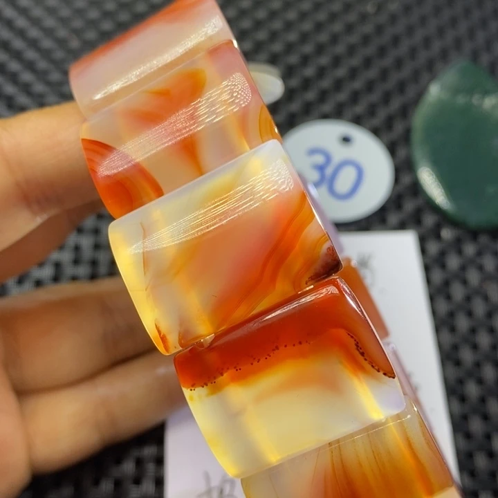 未镶嵌颈饰玛瑙/玉髓龙****1