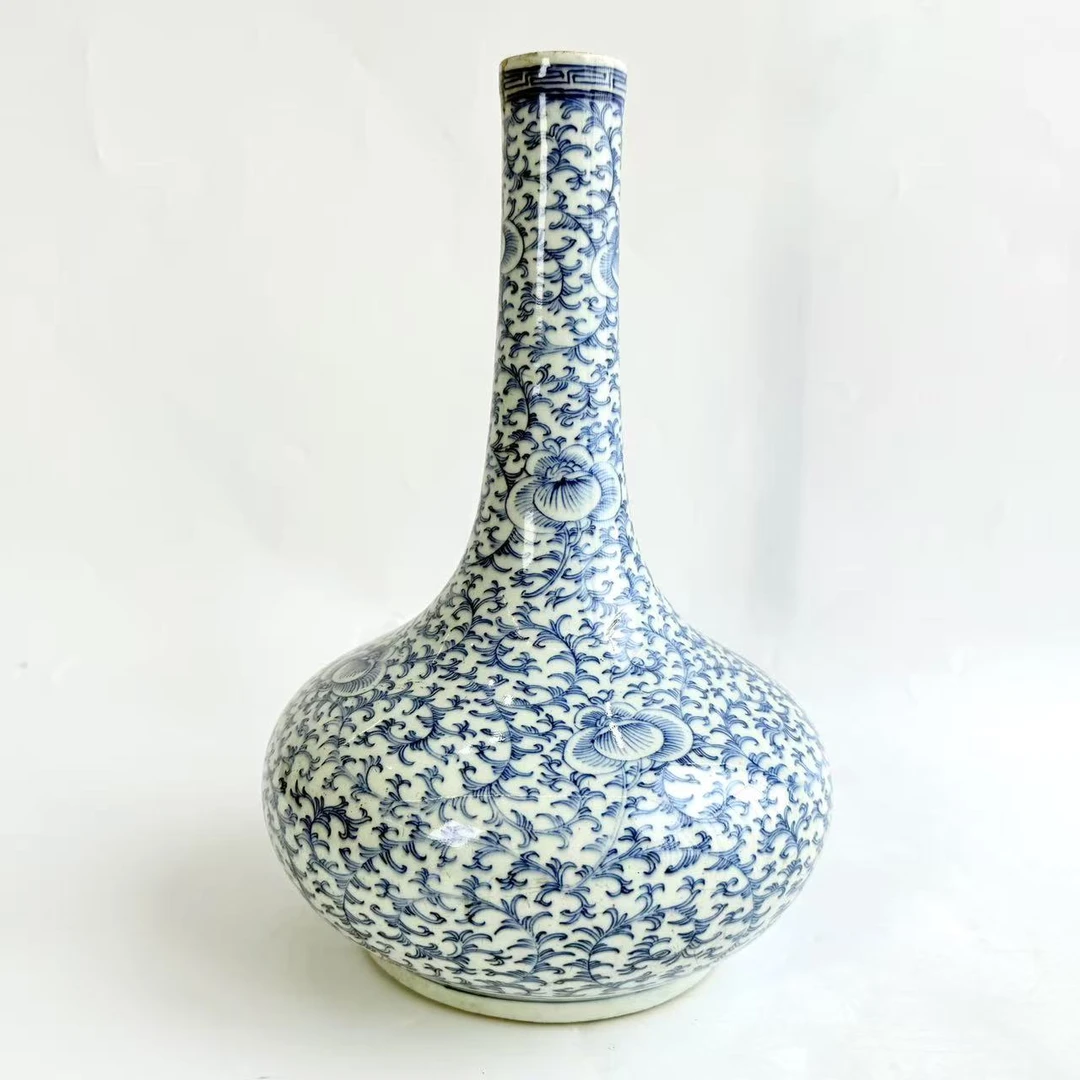 JM286清嘉庆-青花缠枝花卉荸荠瓶【古董拍卖】