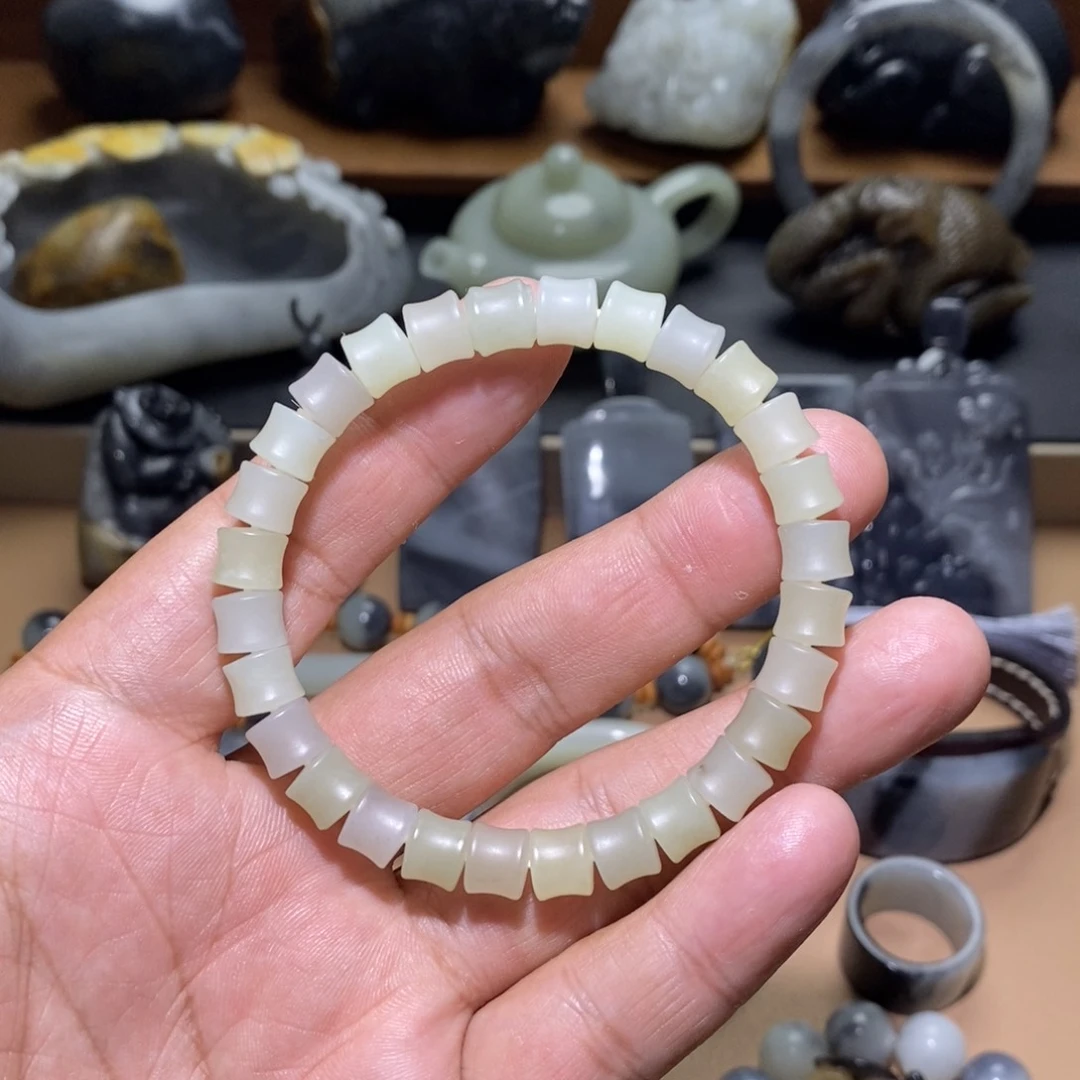 和田玉未镶嵌把件