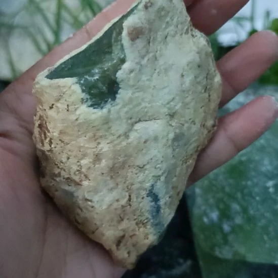 蛇纹石玉未镶嵌珠宝奇石