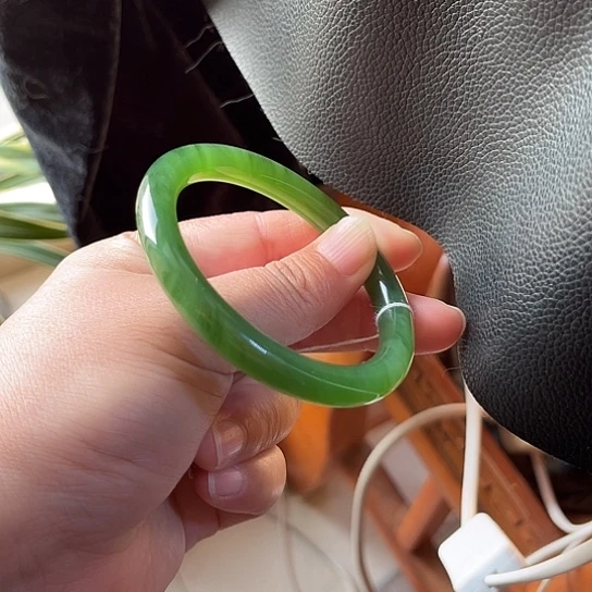 和田玉（碧玉）未镶嵌手镯