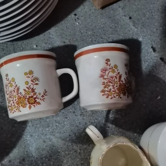 西***猴瓷器微瑕不退不换2个