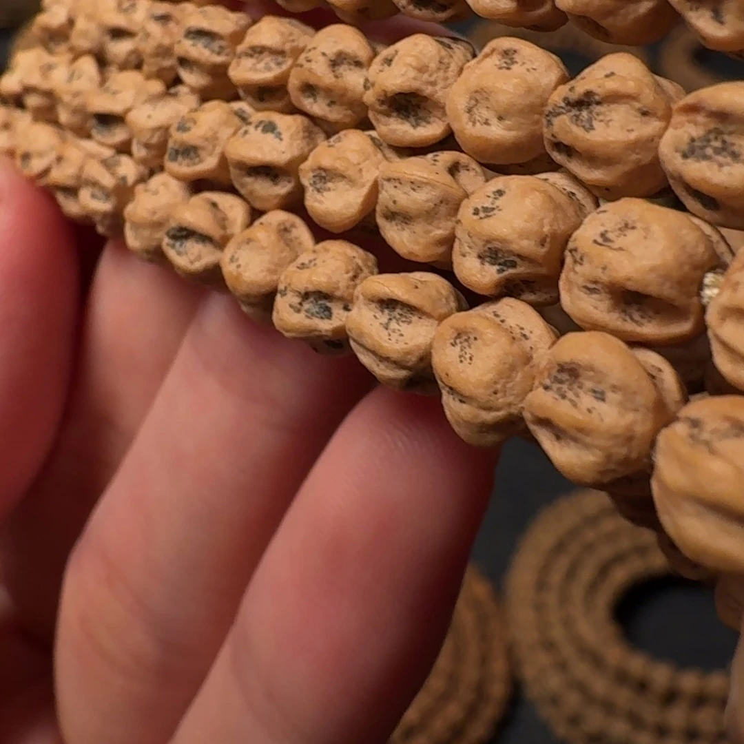 灯***y柏香籽/百香籽吊坠