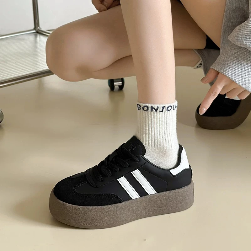 时尚厚底轻巧防滑耐磨单层牛皮拼磨砂皮百搭德训鞋