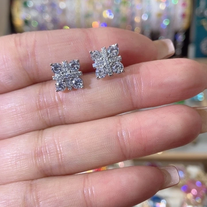 66锆石（处理）耳钉