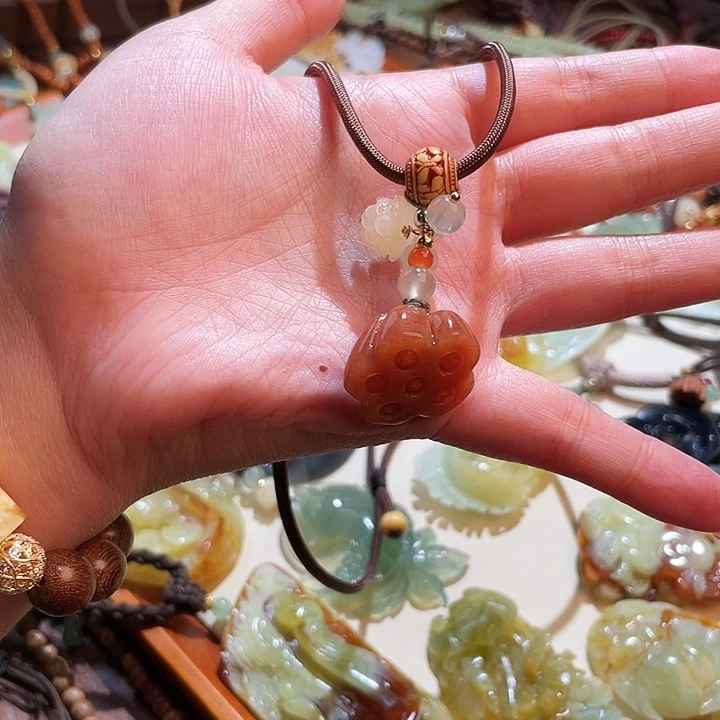 未镶嵌蛇纹石玉颈饰