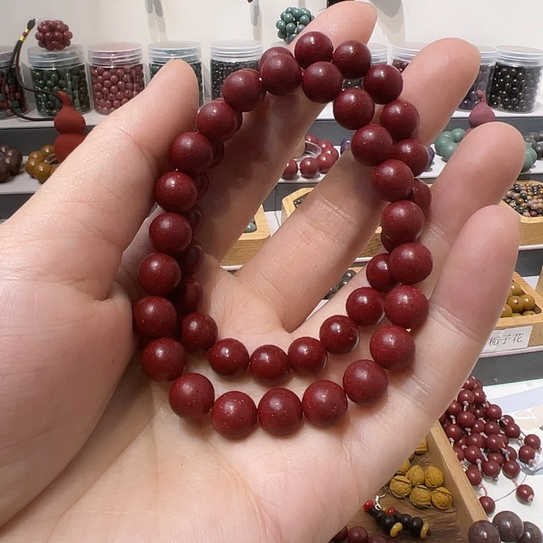 泥塑红麝0.8三圈合香珠