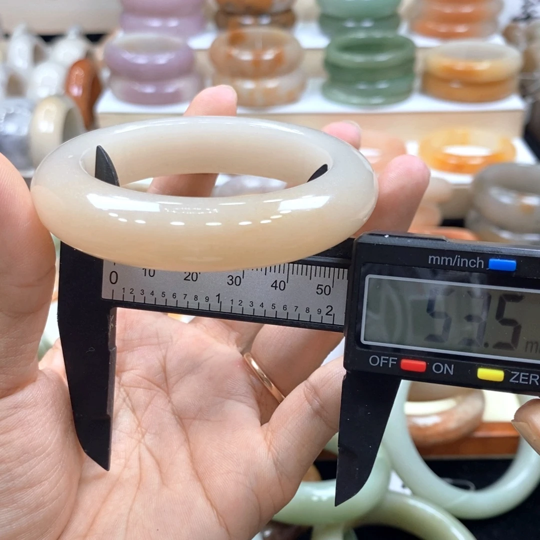 石英岩玉手镯未镶嵌