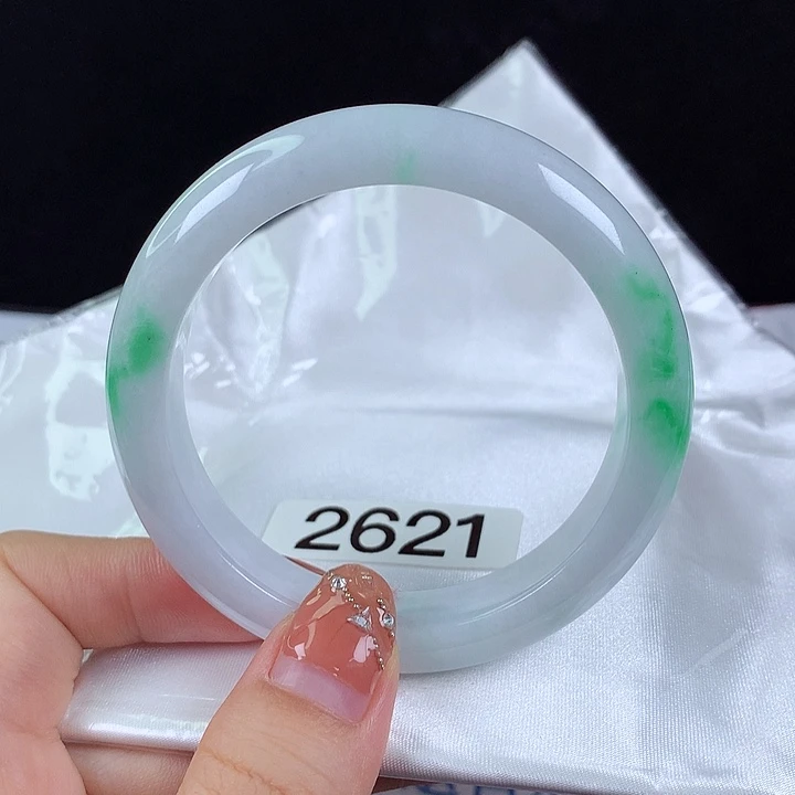 翡翠手镯未镶嵌55圈