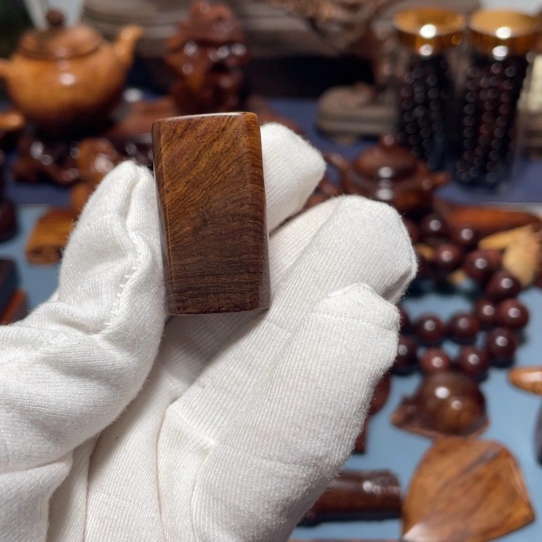 黄花梨/降香黄檀把件