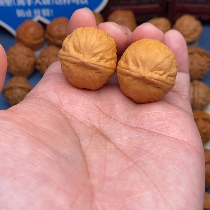 文玩核桃把件赤霞珠