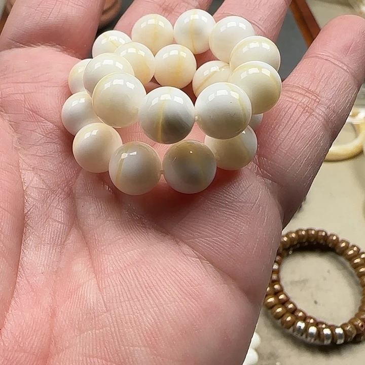 白玉菩提吊坠黄色3367