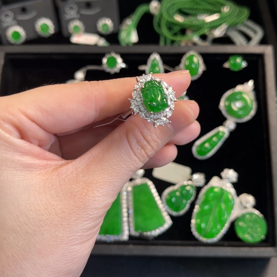 翡翠银S925镶嵌戒指貔貅戒指