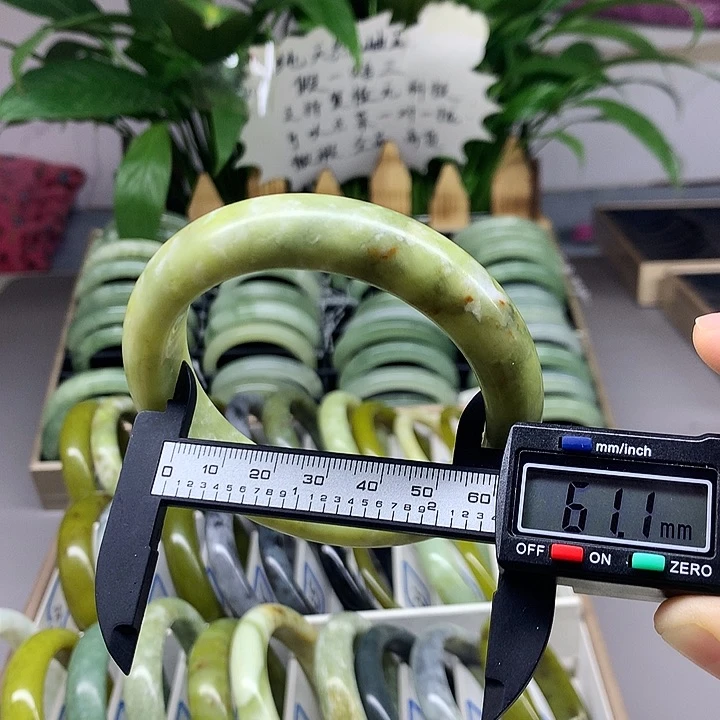 未镶嵌蛇纹石玉手镯30