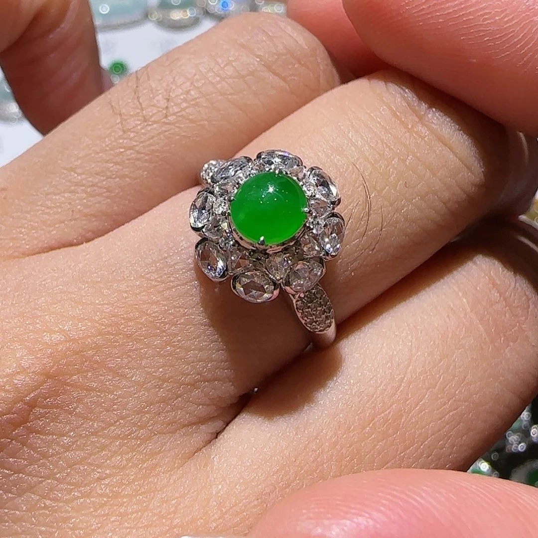 【闪购商品】18K金镶嵌戒指翡翠天然